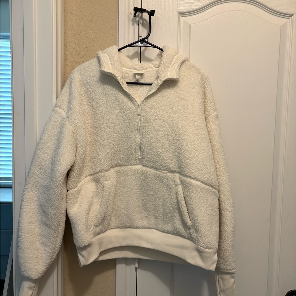 Fleece half zip pull over.